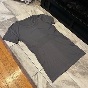 lululemon athletica Dark Gray Short Sleeve Tee